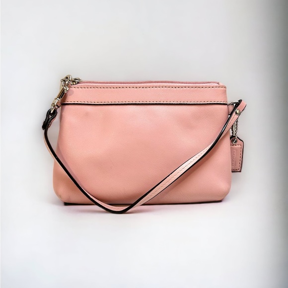 COACH zippered leather soft pink wristlet, purse, clutch, satchel, cosmetic bag - Picture 3 of 7